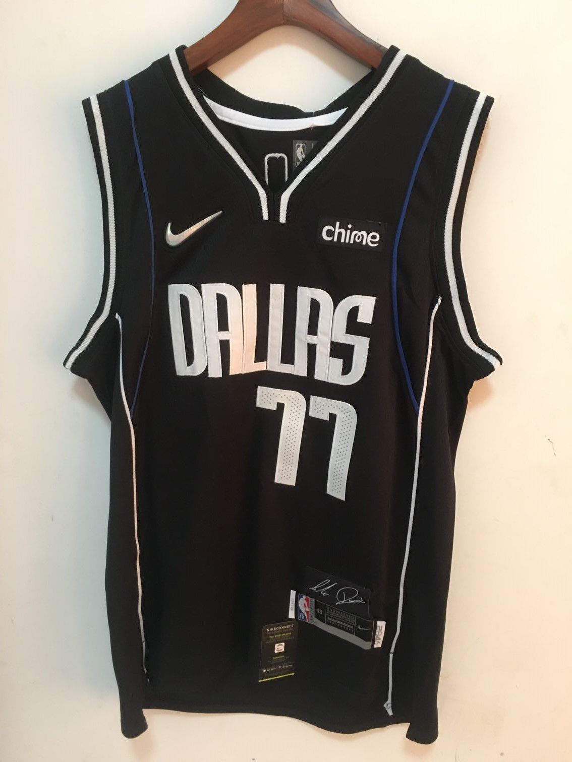 Men Dallas Mavericks 77 Doncic Black MVP Nike Game 22-23 NBA Jersey